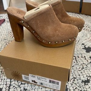 Women’s UGG clog
